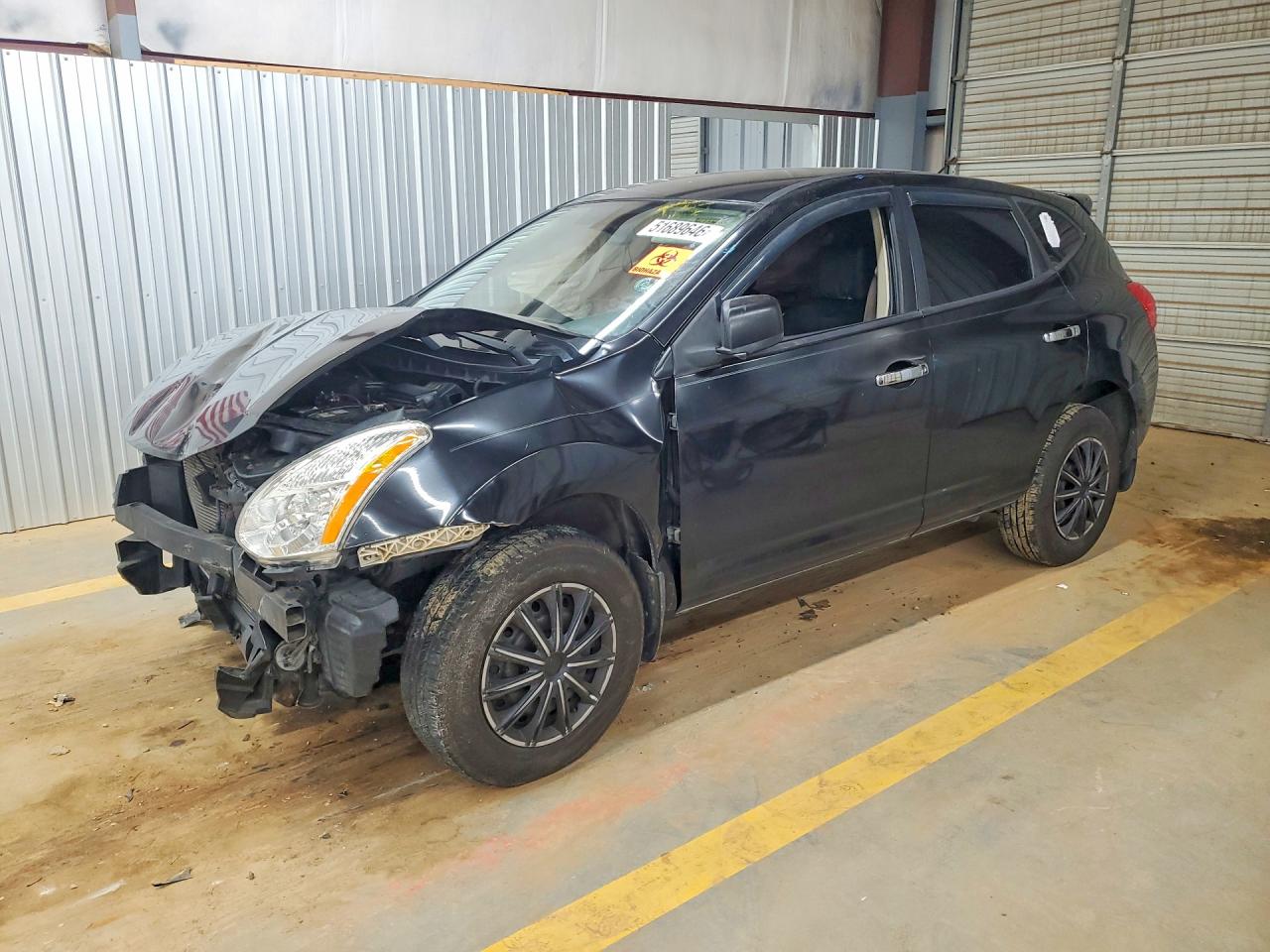 Salvage Nissan Rogue Image