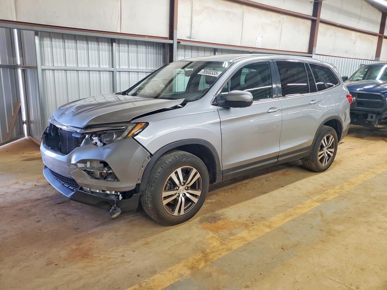 Salvage Honda Pilot Image