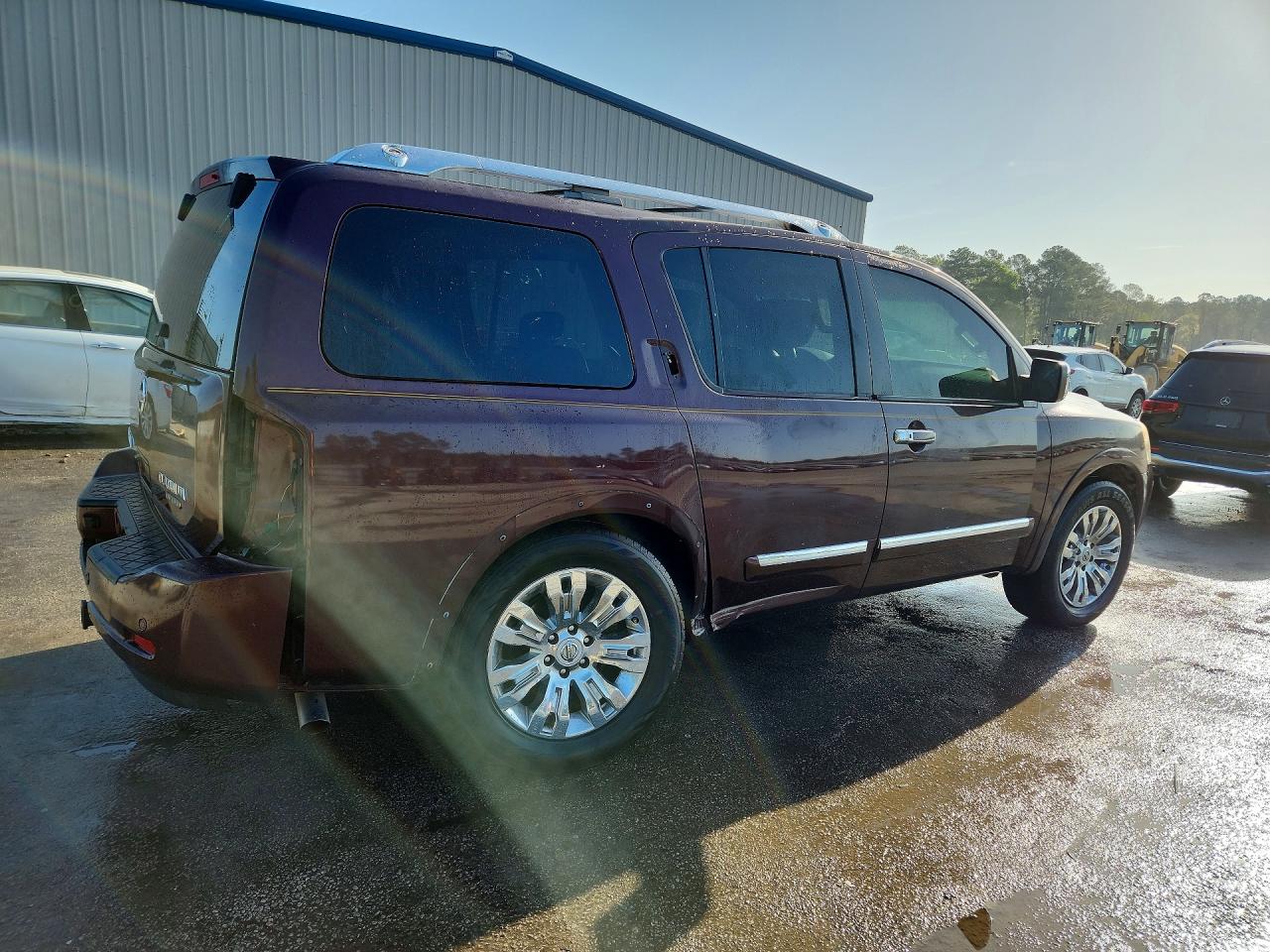 Nissan Armada Sv