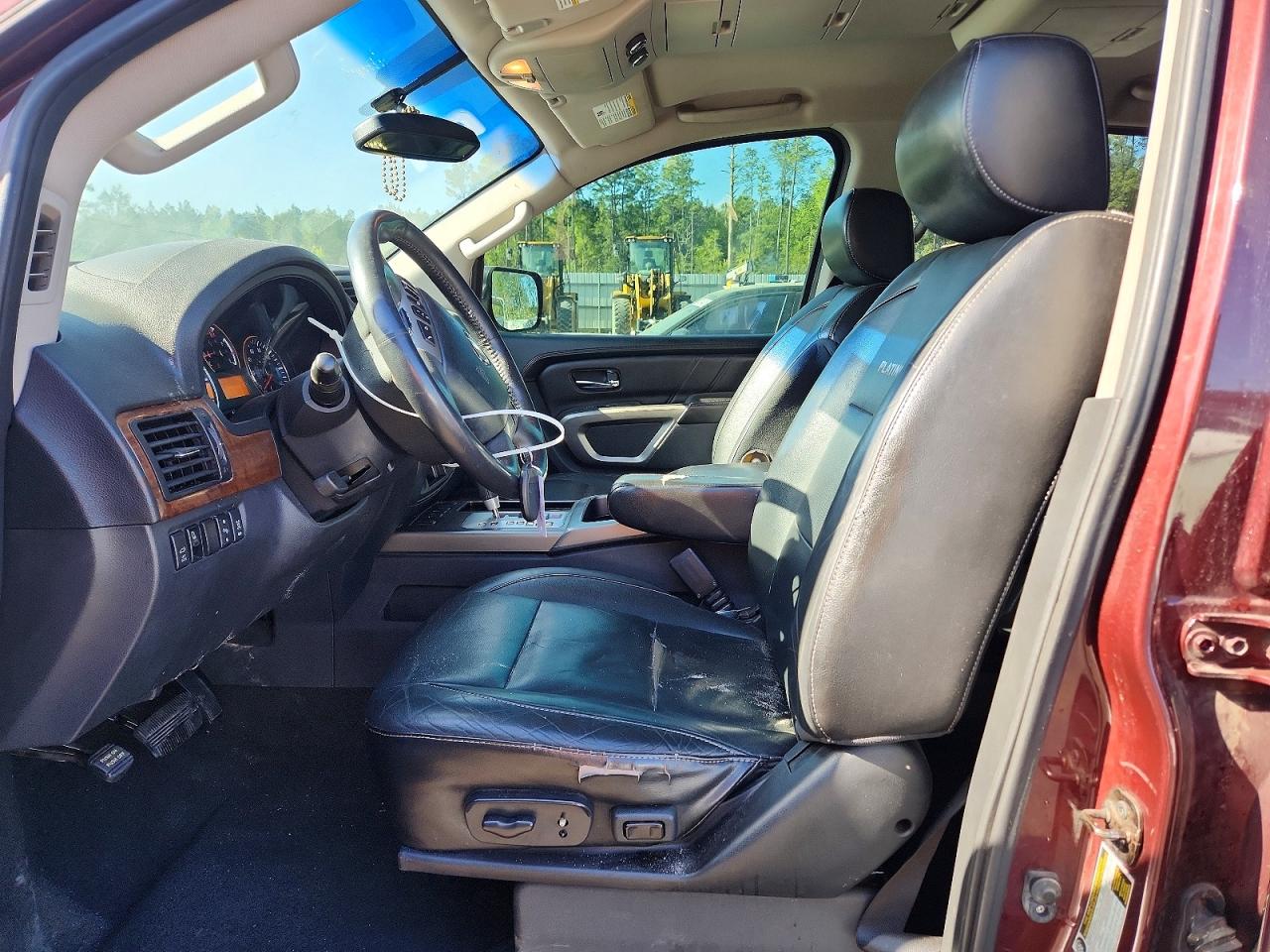 Nissan Armada Sv