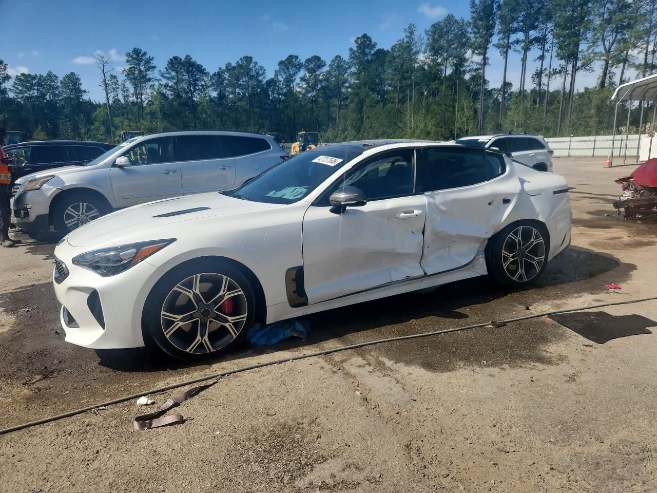 Salvage Kia Stinger Image
