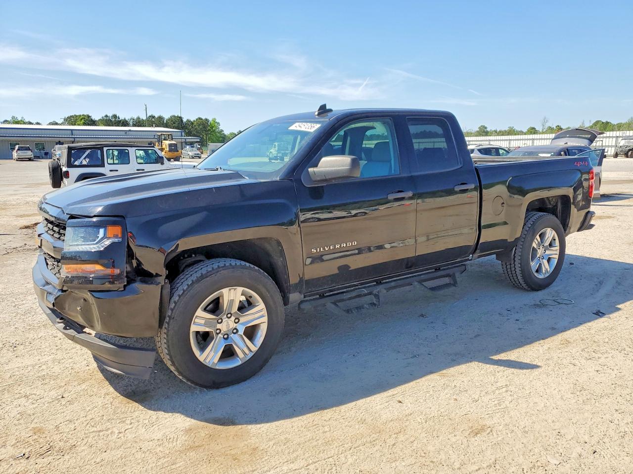 Salvage Chevrolet Silverado Image