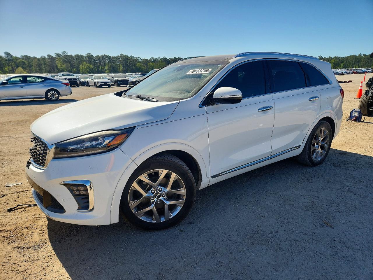Salvage Kia Sorento Image
