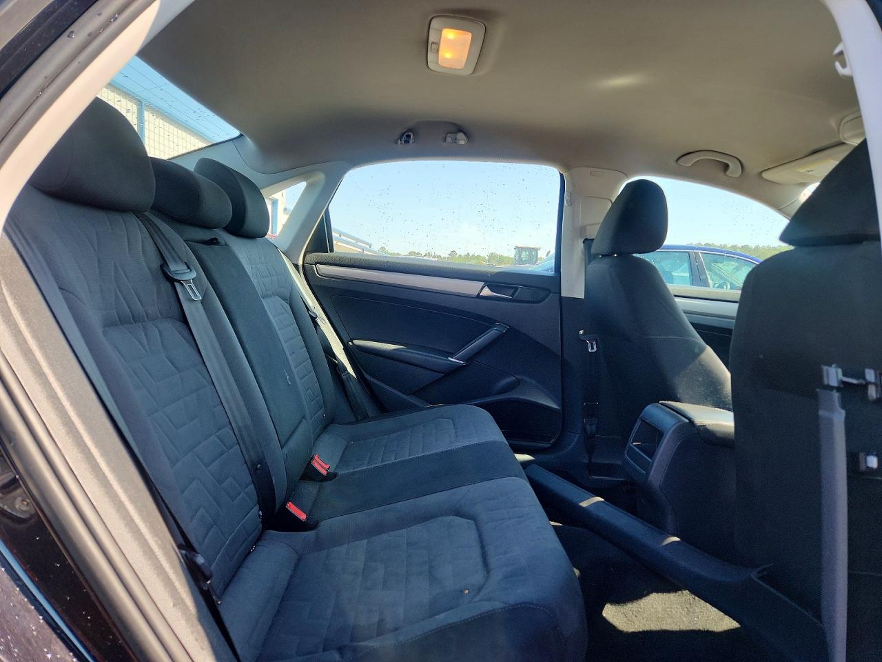 Volkswagen Passat S