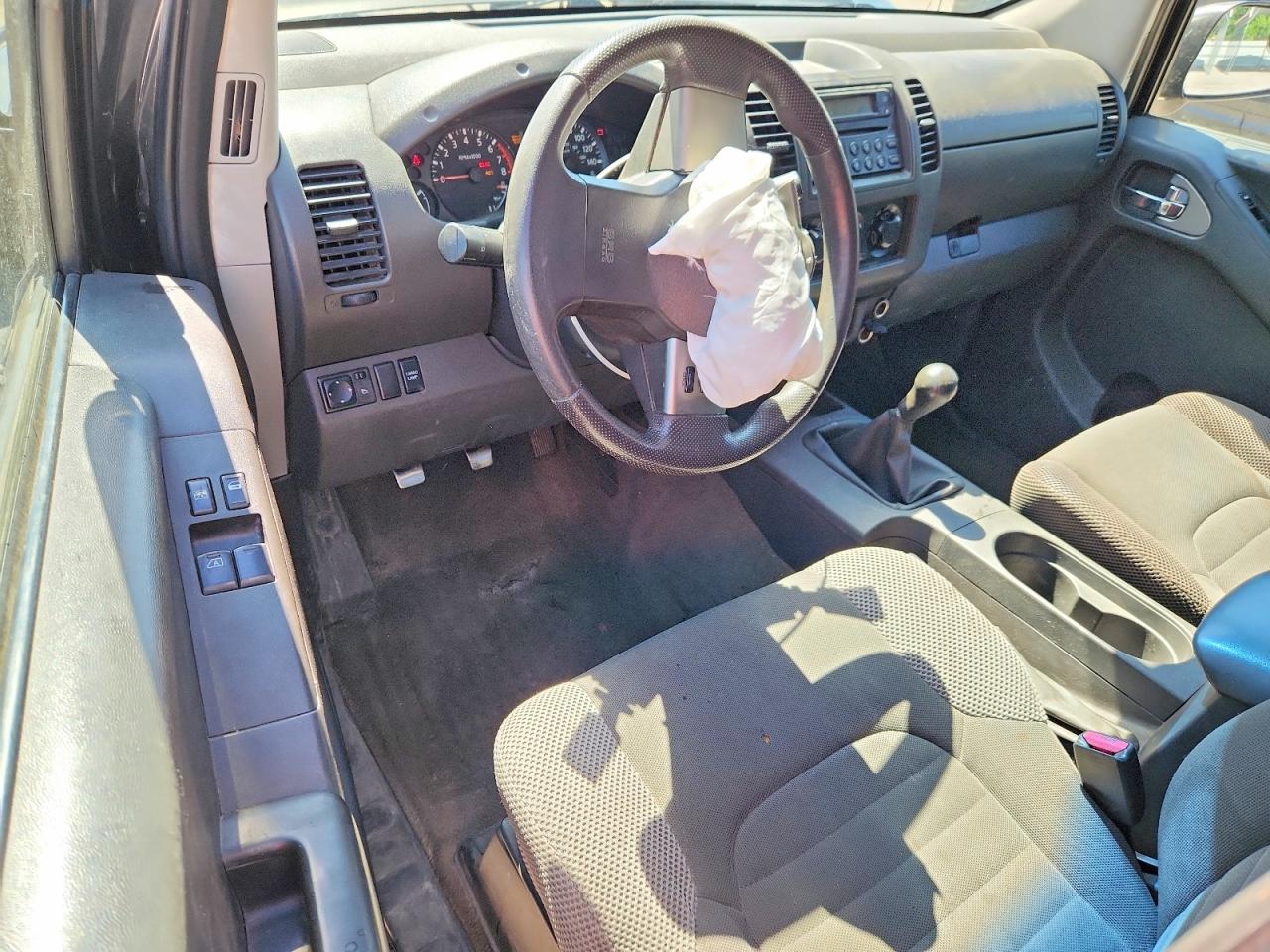 Nissan Frontier Se