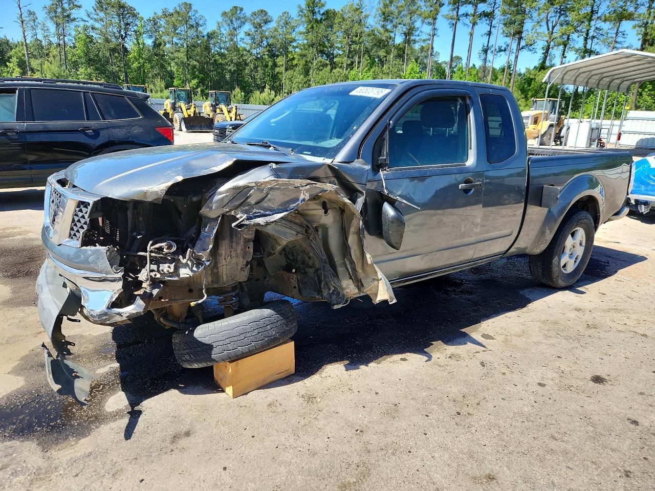 Salvage Nissan Frontier Image