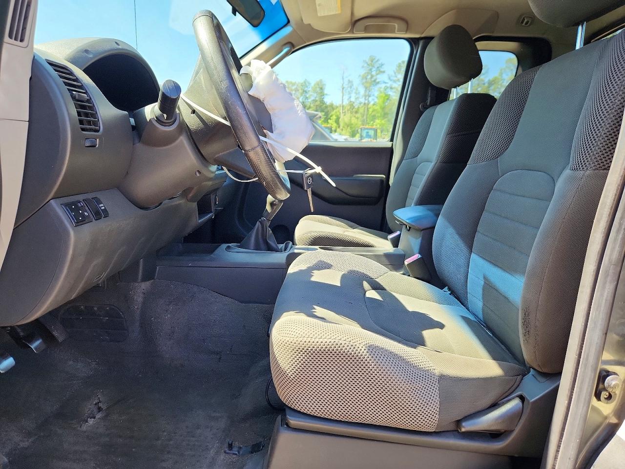 Nissan Frontier Se