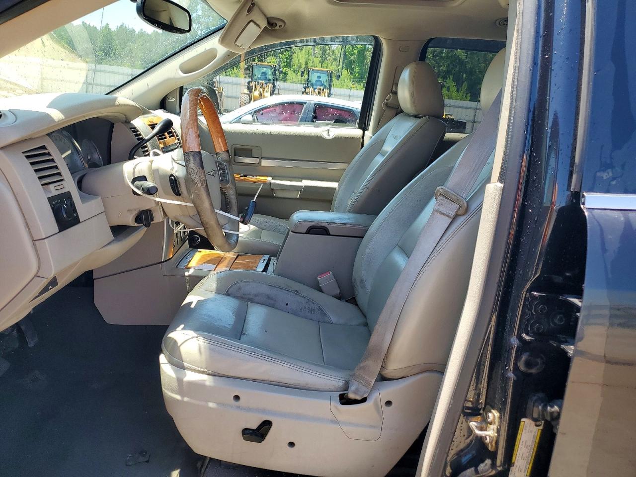 Chrysler Aspen Limited