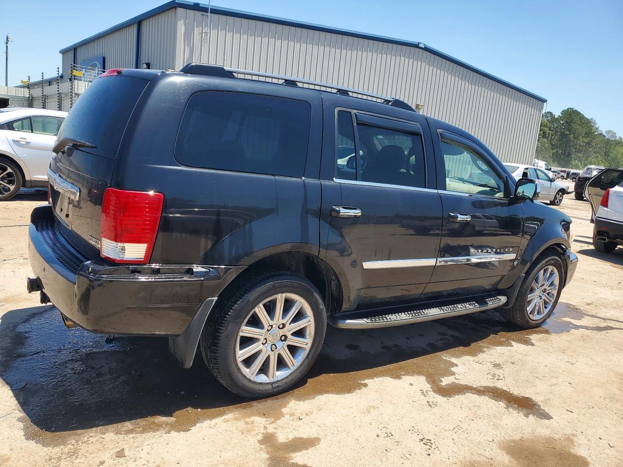Chrysler Aspen Limited