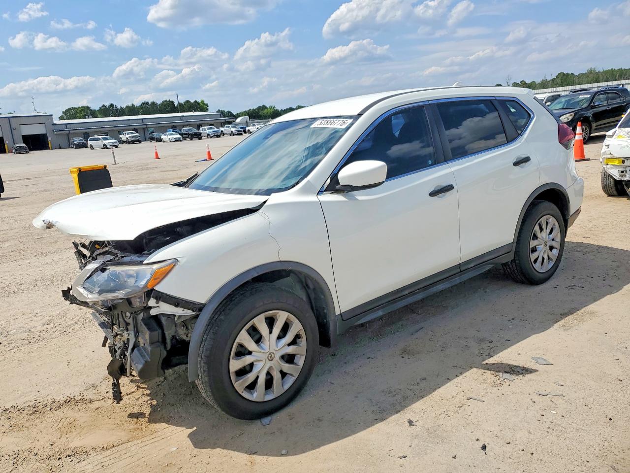 Salvage Nissan Rogue Image