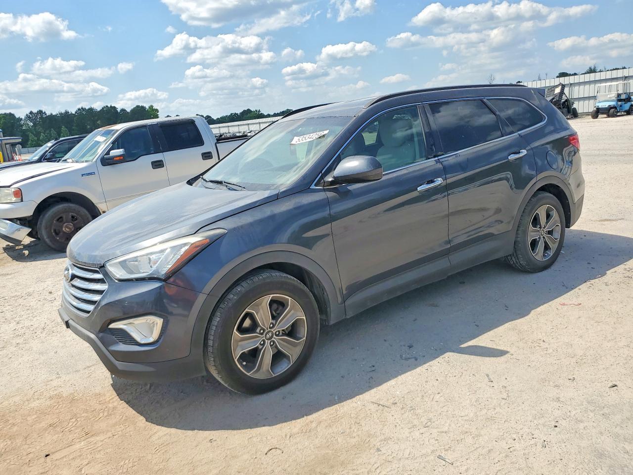 Salvage Hyundai SANTA FE Image