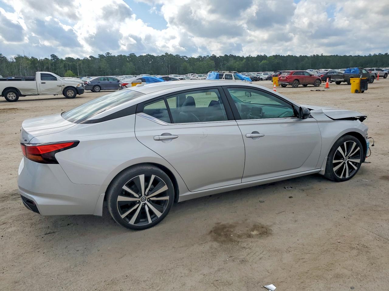 Nissan Altima Sr