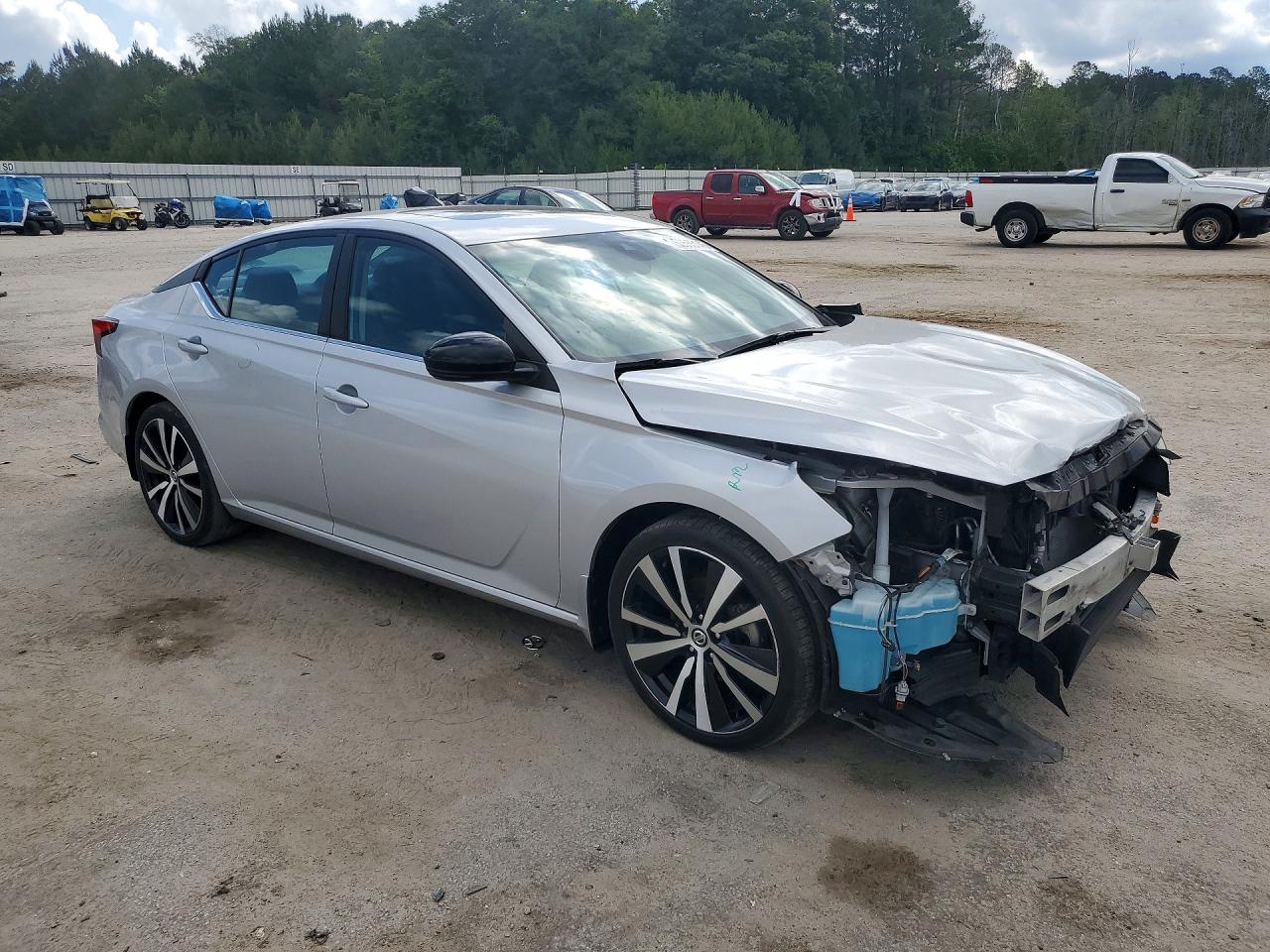 Nissan Altima Sr