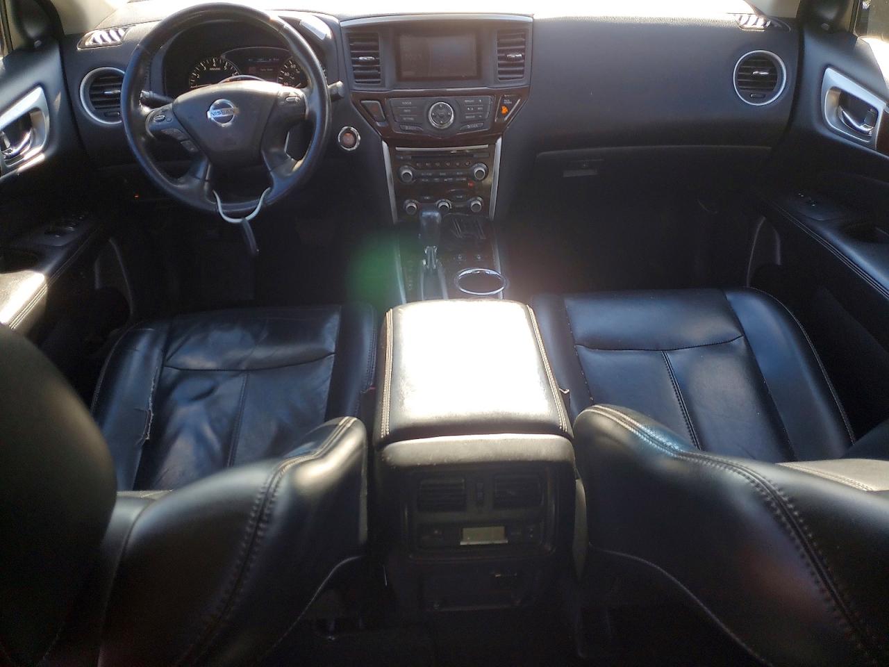 Nissan Pathfinder S