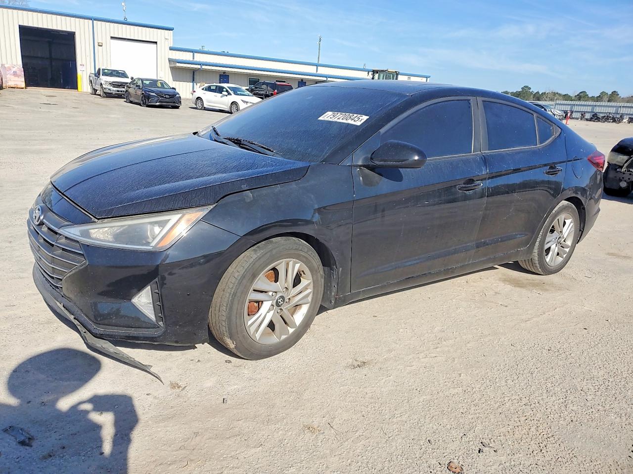 Salvage Hyundai ELANTRA Image
