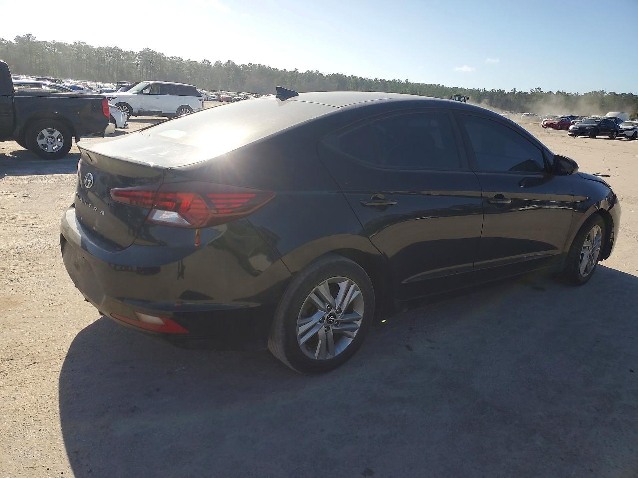 Hyundai ELANTRA Value Edition