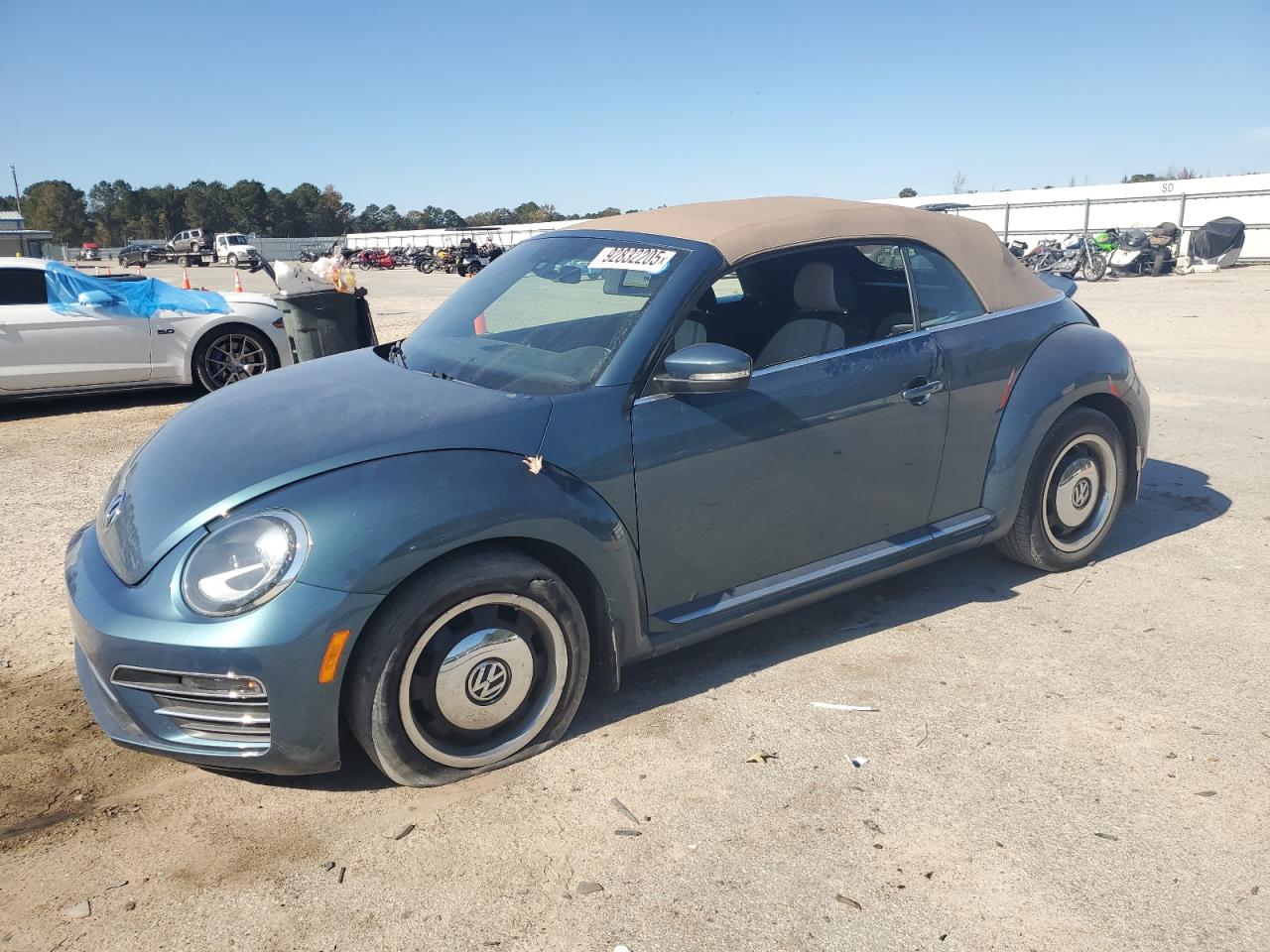 Salvage Volkswagen Beetle Image