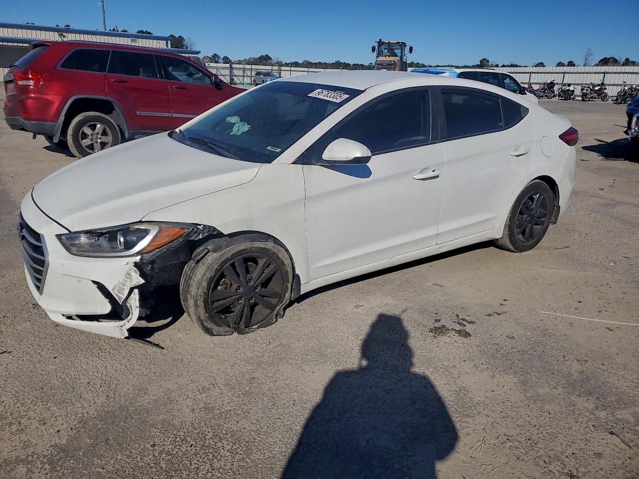 Salvage Hyundai ELANTRA Image