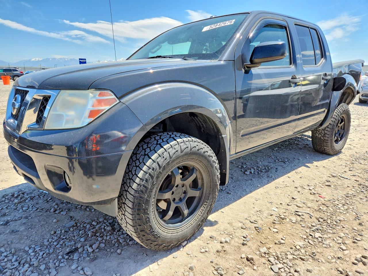 Salvage Nissan Frontier Image