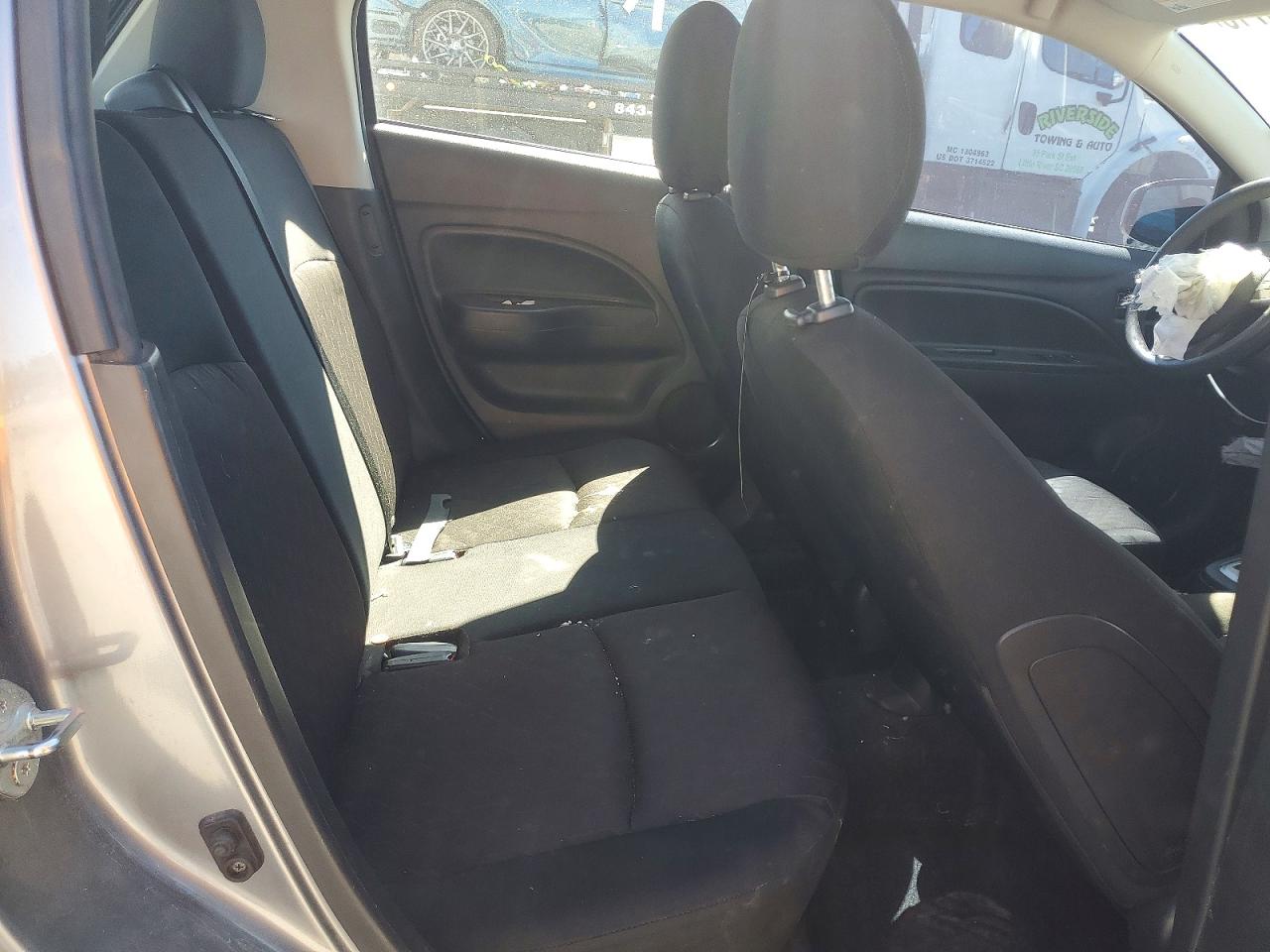 Mitsubishi Mirage Es