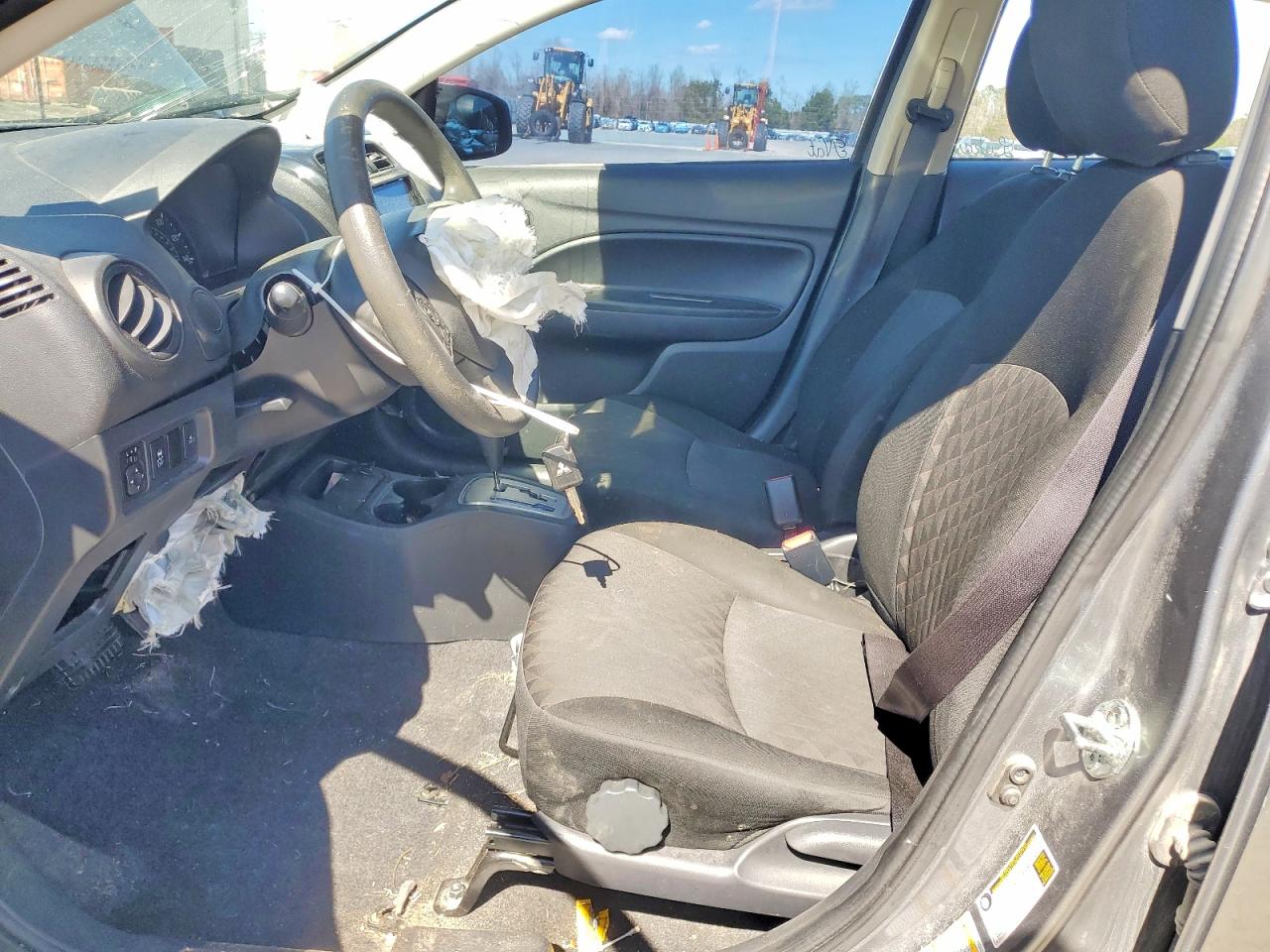 Mitsubishi Mirage Es