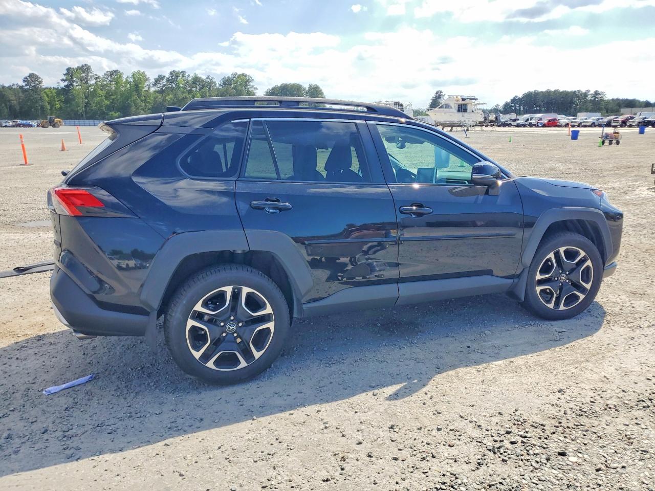 Toyota RAV4 Adventure