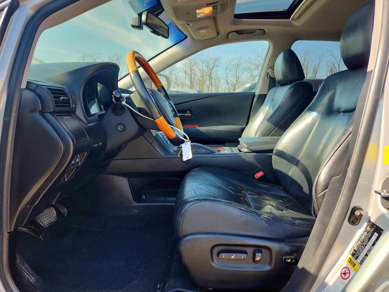 Lexus RX Base