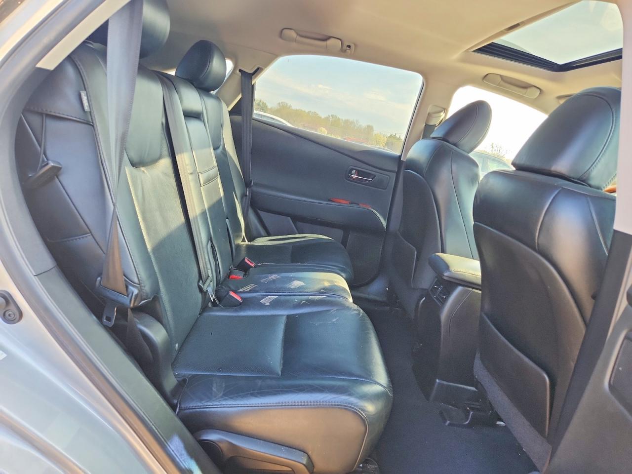 Lexus RX Base