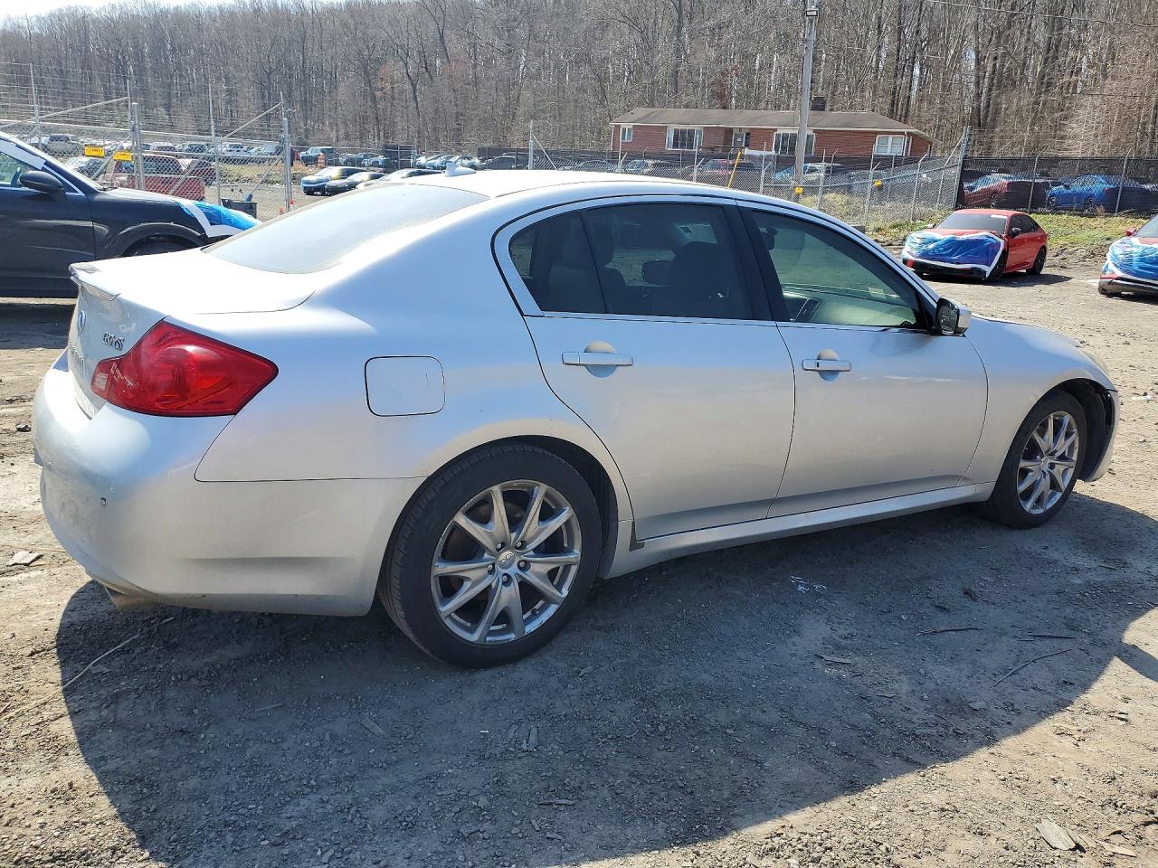 INFINITI G37 X