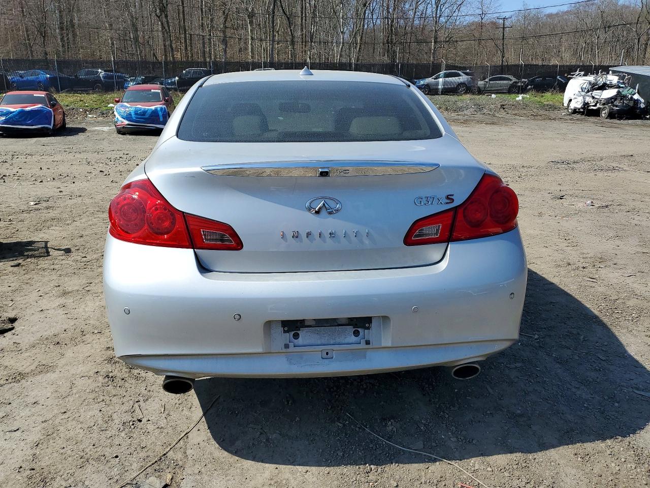 INFINITI G37 X