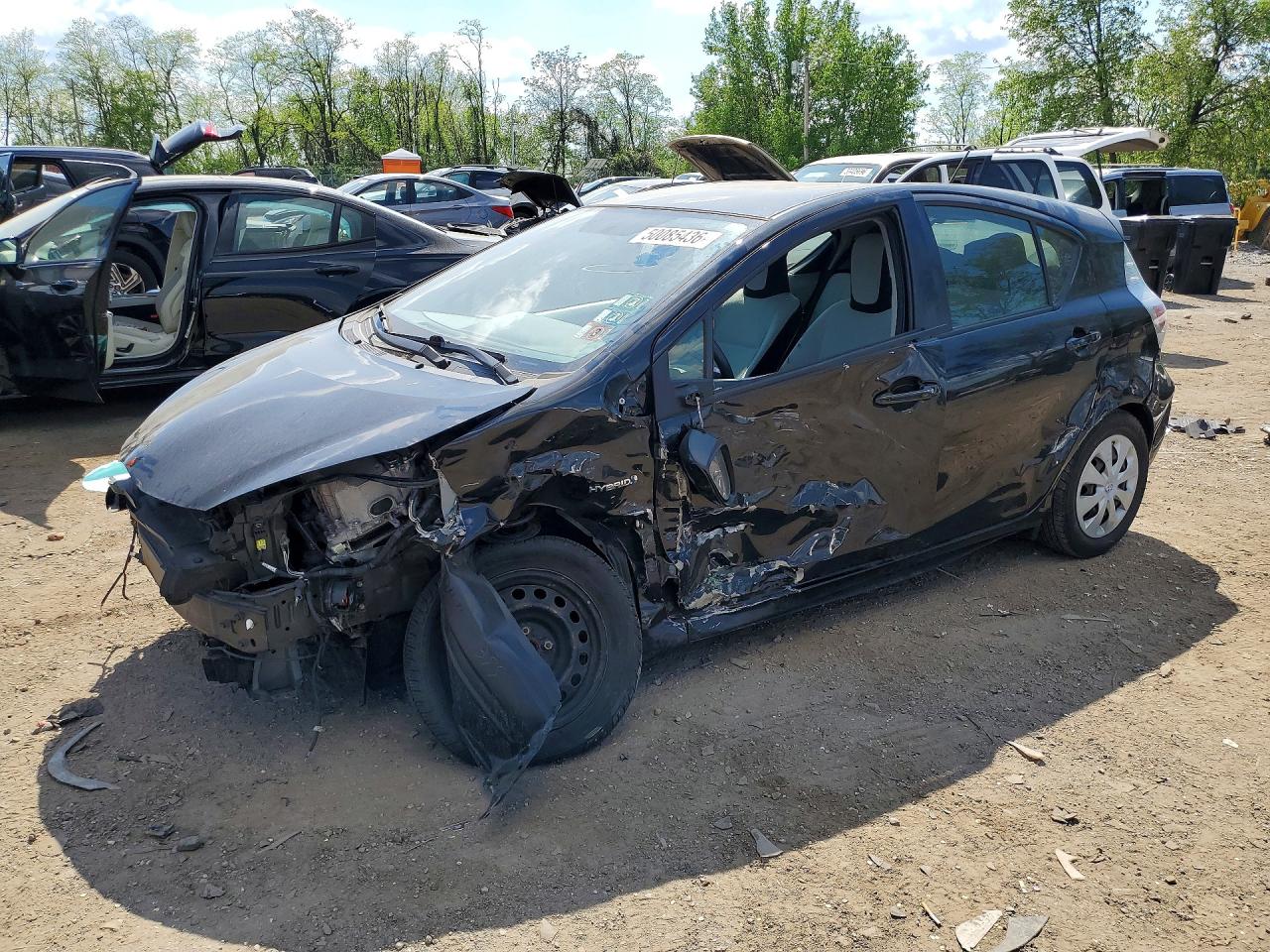 Salvage Toyota Prius c Image