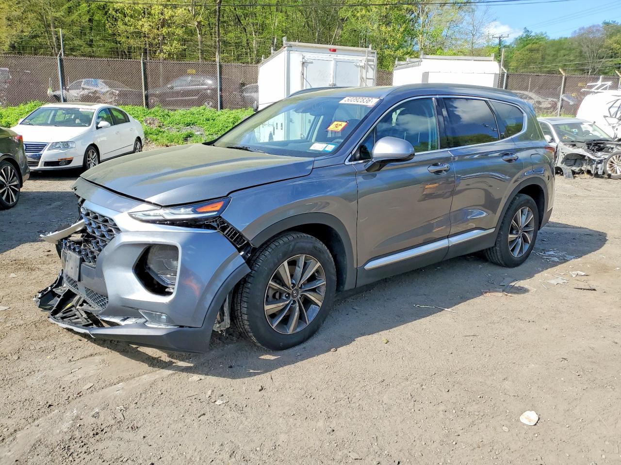 Salvage Hyundai SANTA FE Image