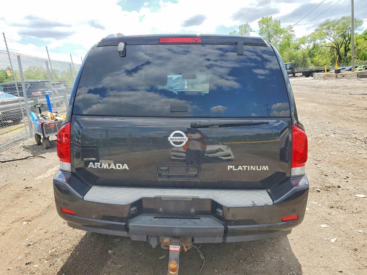 Nissan Armada Platinum