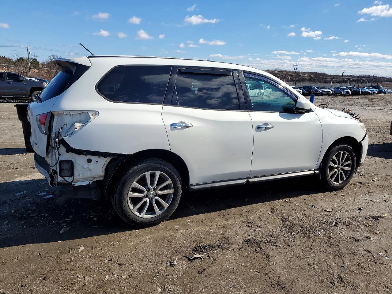 Nissan Pathfinder S