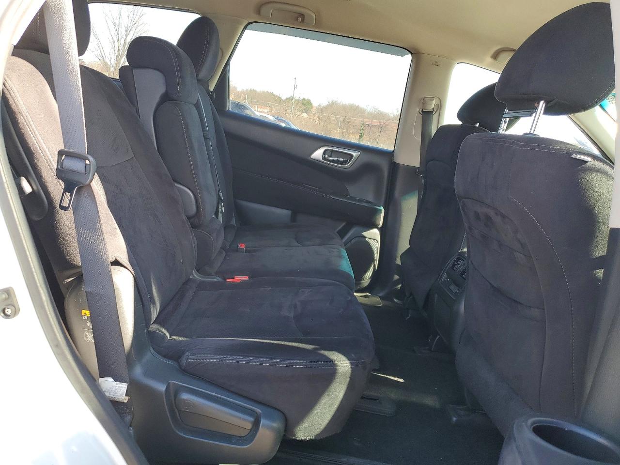 Nissan Pathfinder S