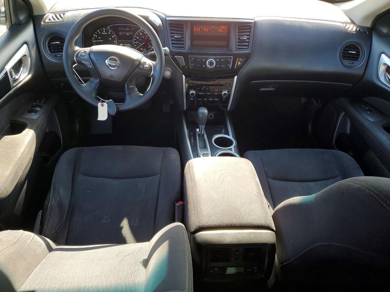 Nissan Pathfinder S