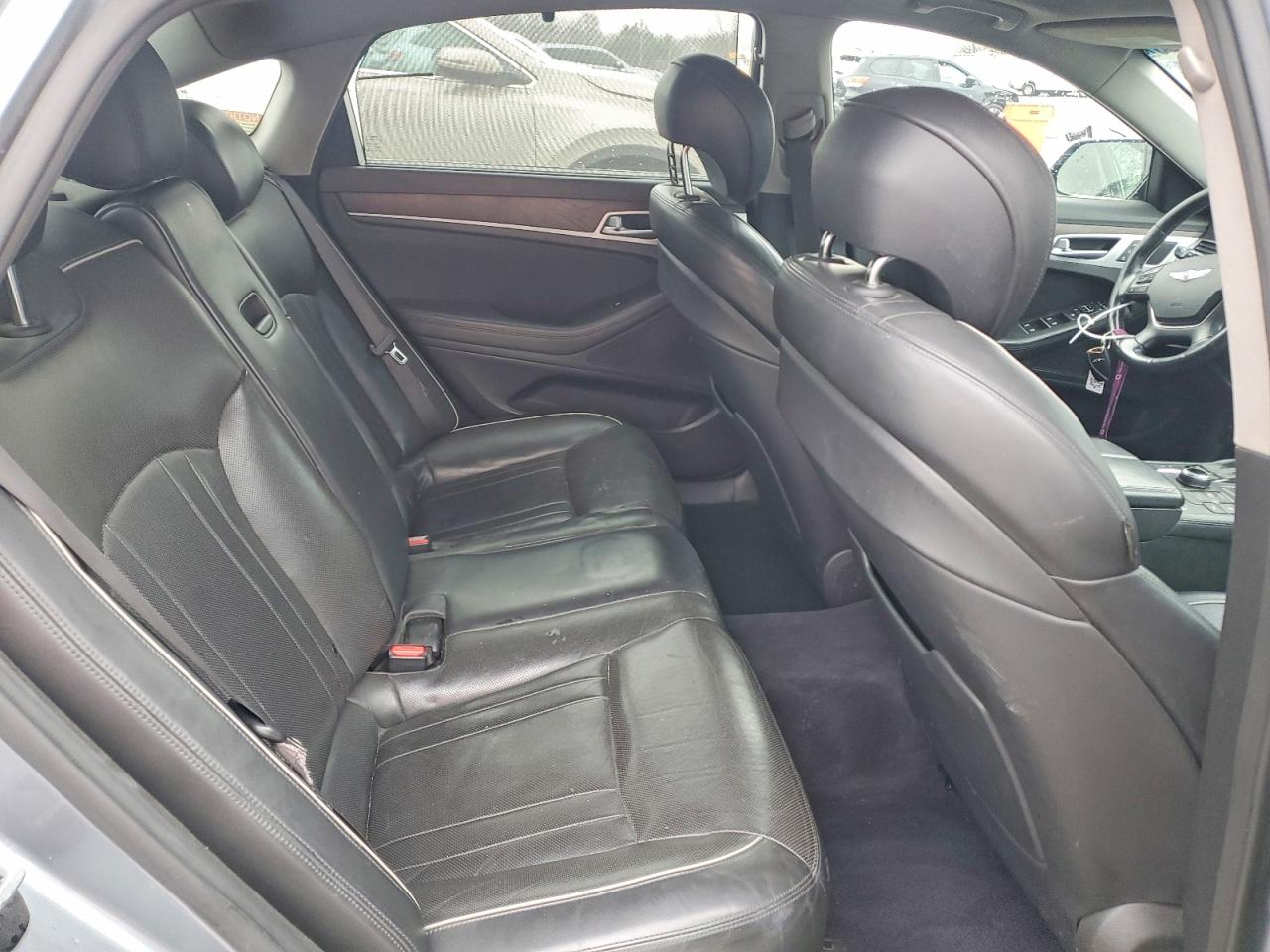 Hyundai Genesis 3.8l