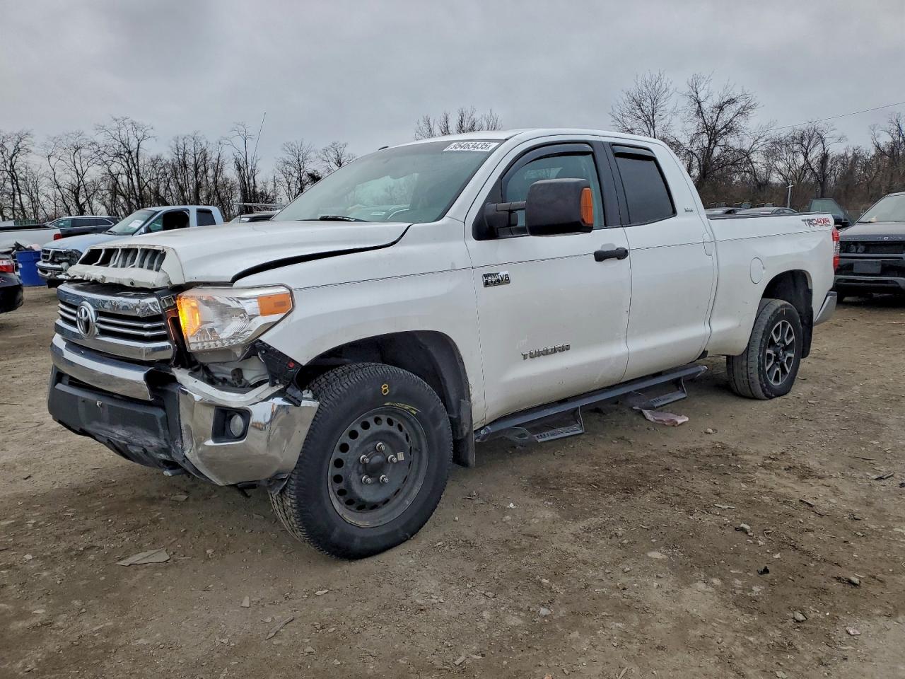 Salvage Toyota Tundra Image