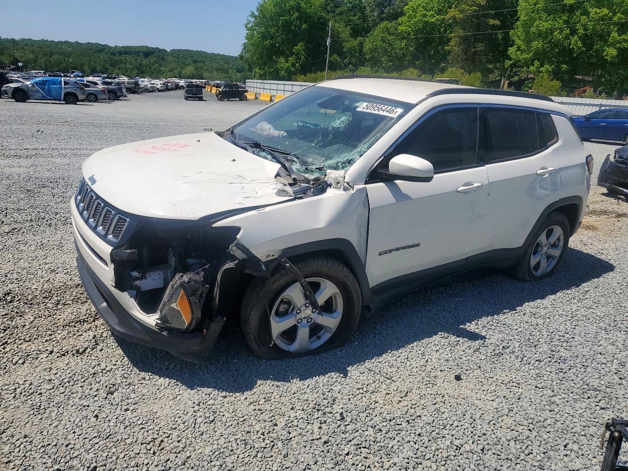 Salvage Jeep Compass Image