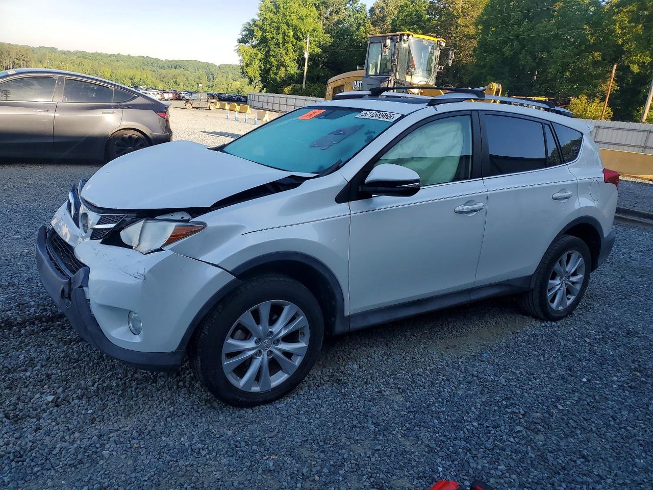 Salvage Toyota RAV4 Image