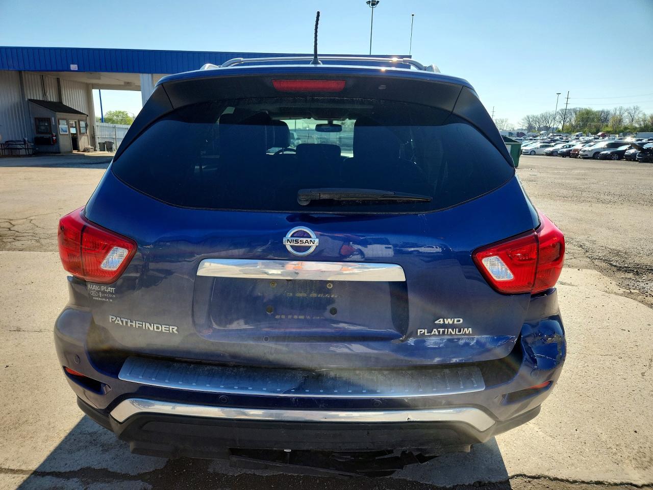 Nissan Pathfinder Platinum