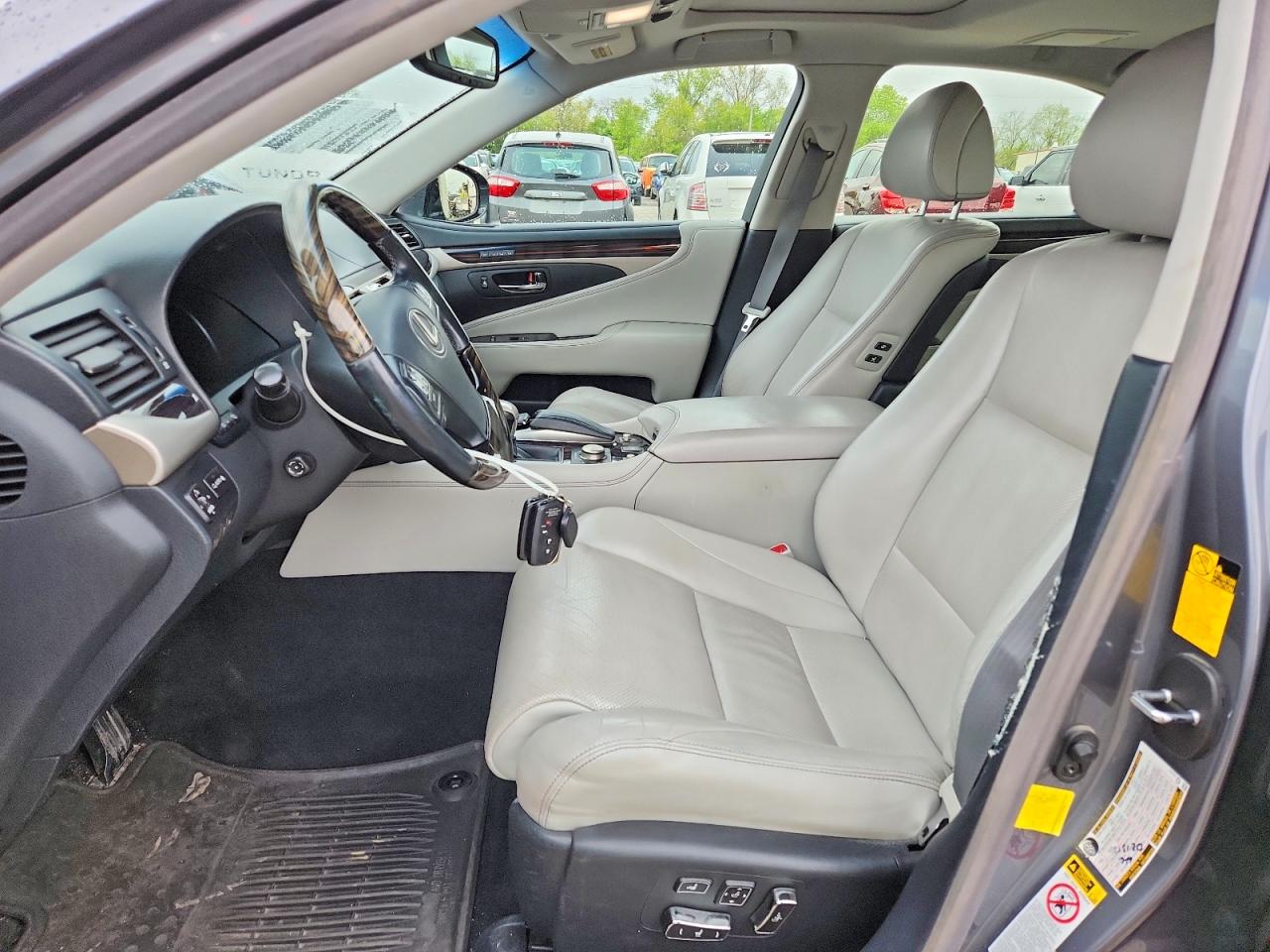Lexus LS 460