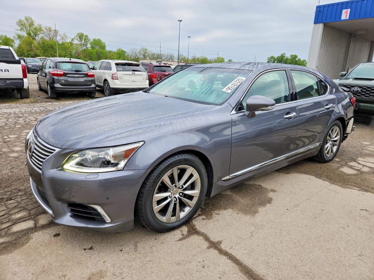 Salvage Lexus LS Image