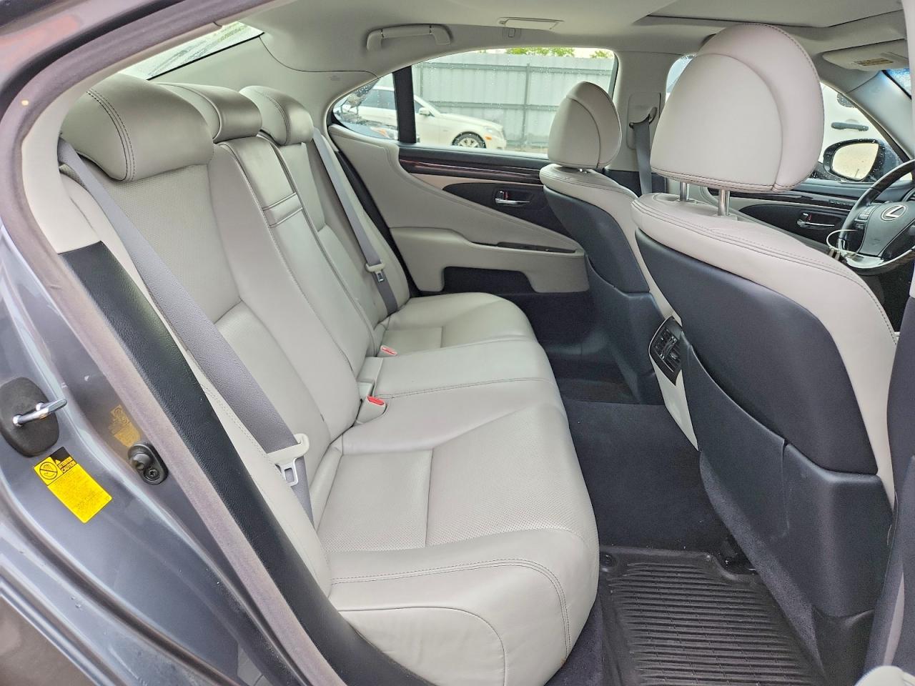 Lexus LS 460