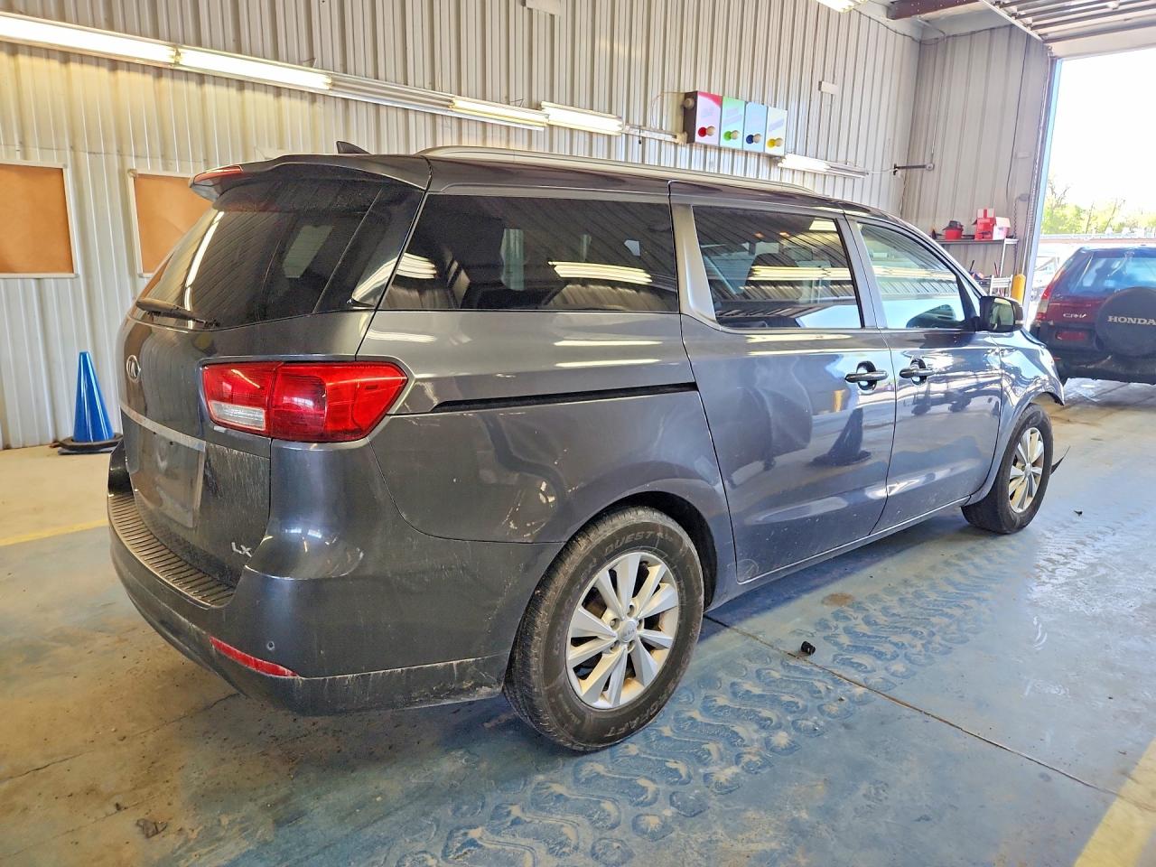 Kia Sedona Lx