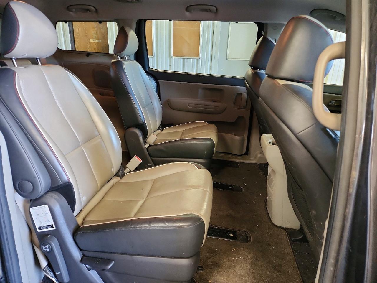 Kia Sedona Lx