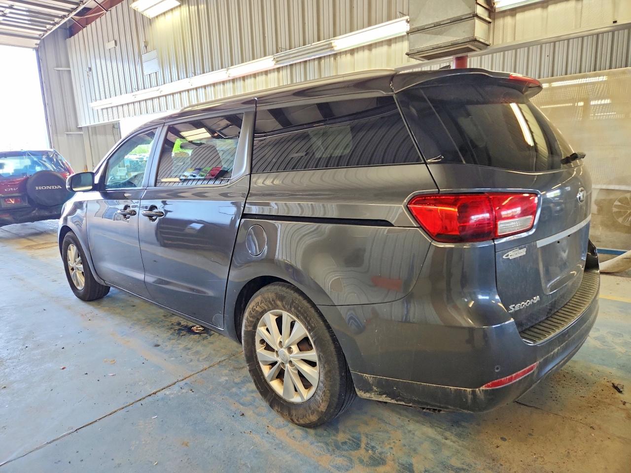 Kia Sedona Lx