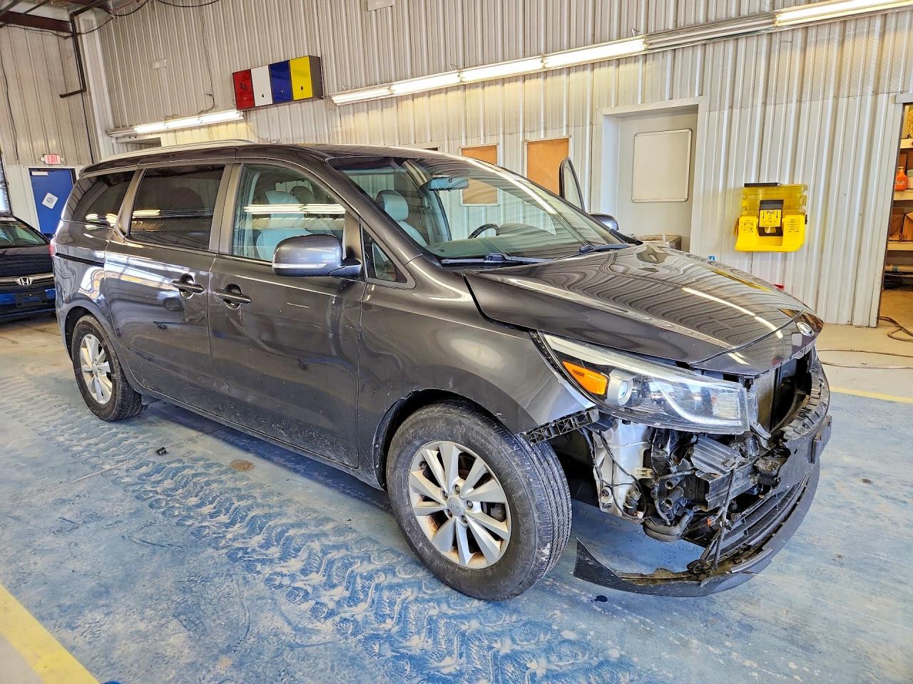 Kia Sedona Lx