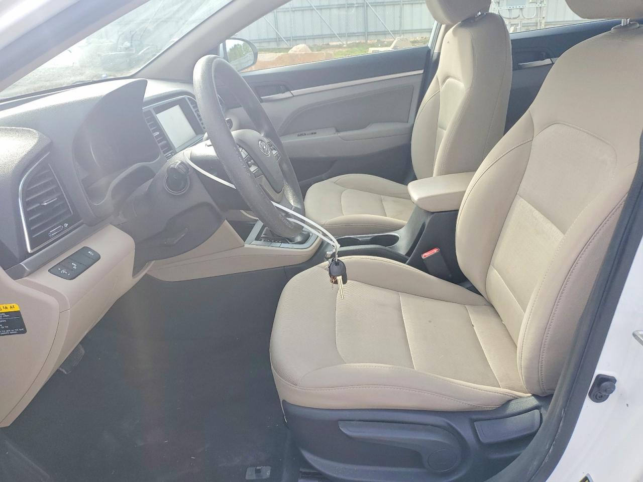 Hyundai ELANTRA Sel