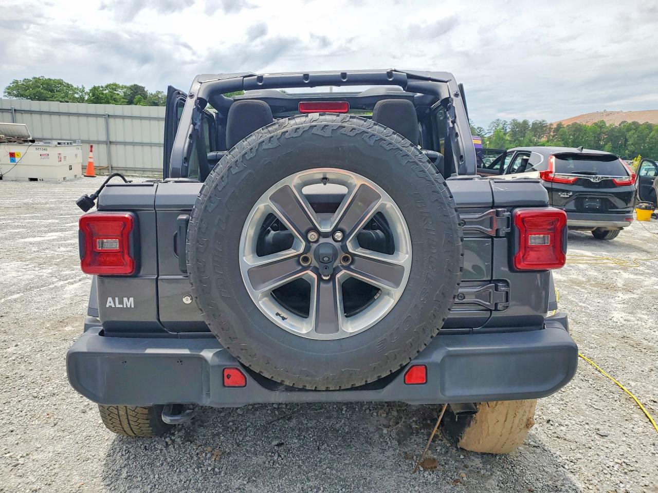 Jeep Wrangler Sahara